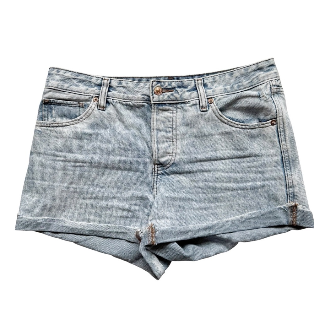 Express Boyfriend Midi Mid Rise Denim Blue Acid Wash Shorts Size 6 Button Fly
